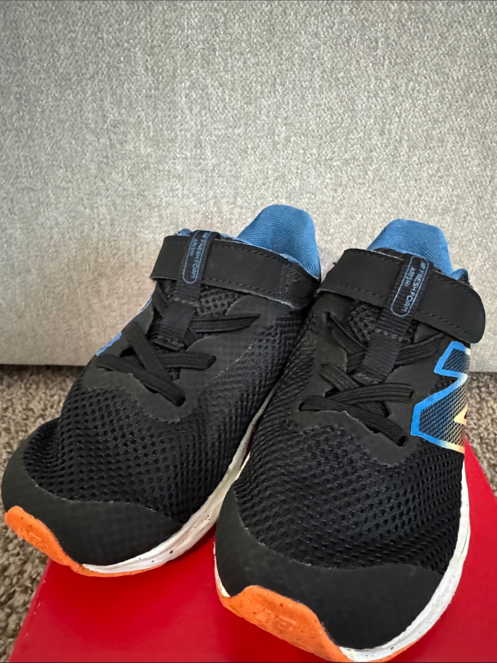 New Balance Toddler boy sneakers EUC